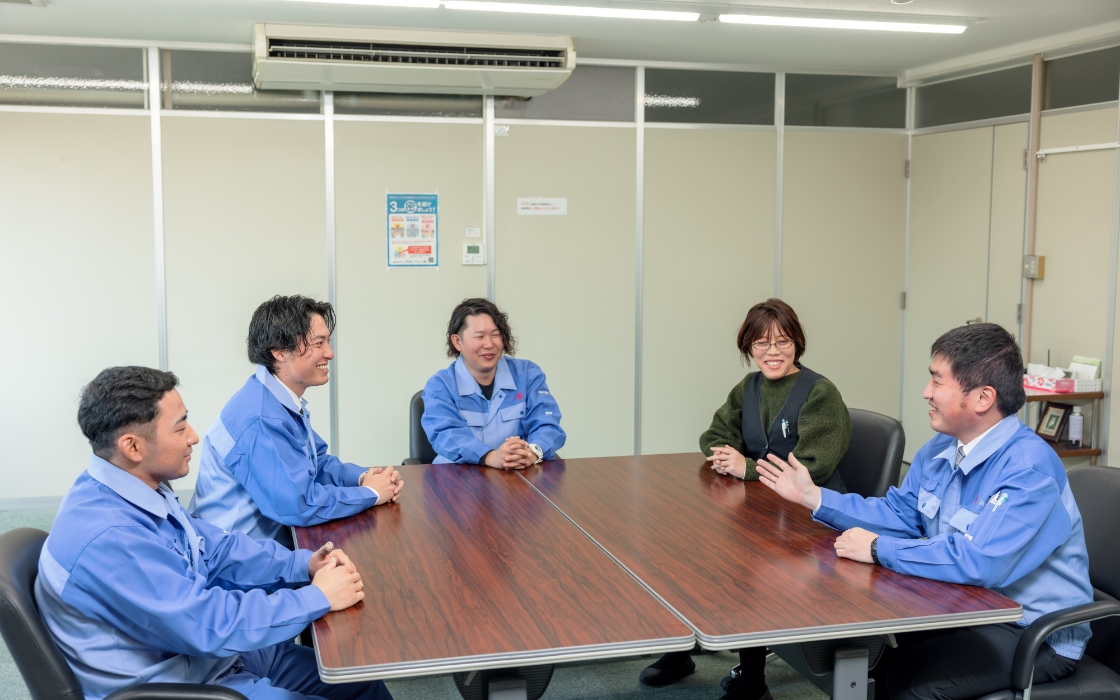 若手社員の座談会